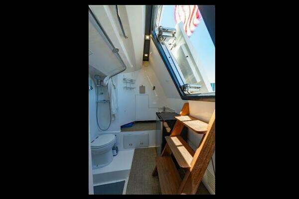 Ocean Alexander 70E Flybridge Yacht For Sale