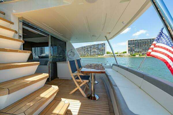 Ocean Alexander 70E Flybridge Yacht For Sale