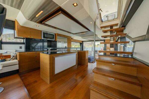 Ocean Alexander 70E Flybridge Yacht For Sale