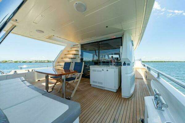 Ocean Alexander 70E Flybridge Yacht For Sale