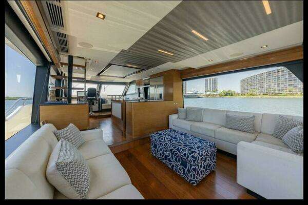 Ocean Alexander 70E Flybridge Yacht For Sale