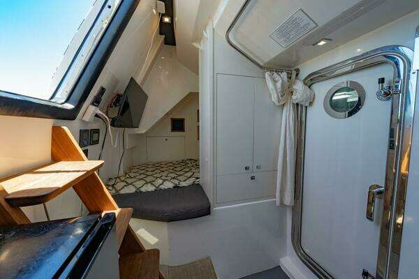 Ocean Alexander 70E Flybridge Yacht For Sale