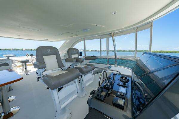 Ocean Alexander 70E Flybridge Yacht For Sale