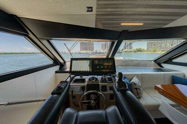 Ocean Alexander 70E Flybridge Yacht For Sale