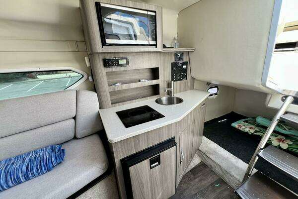 Regal 26 XO Yacht For Sale