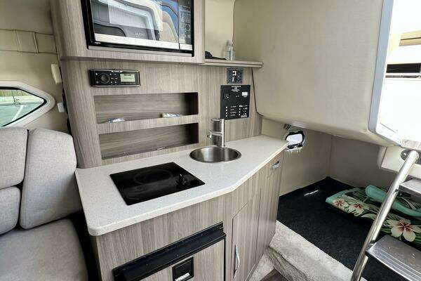 Regal 26 XO Yacht For Sale