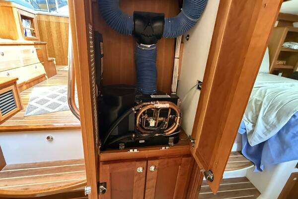 Maine Cat P44 Yacht For Sale