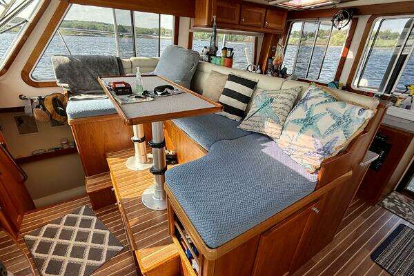 Maine Cat P44 Yacht For Sale