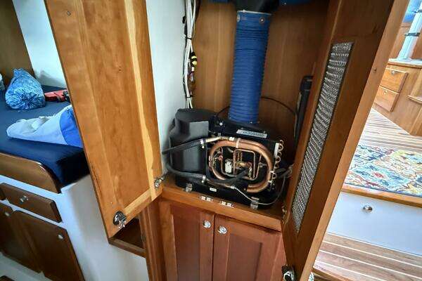 Maine Cat P44 Yacht For Sale