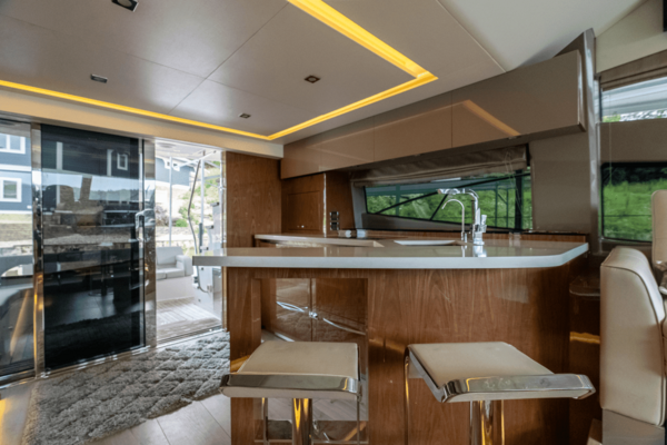 Sea Ray L550 FLY Yacht For Sale