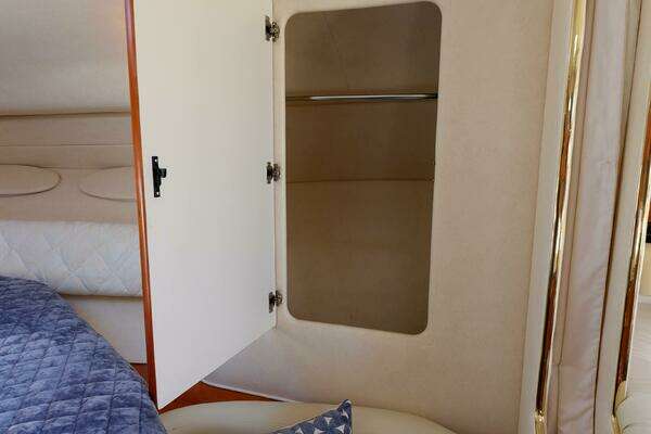 Sea Ray 340 Yacht For Sale