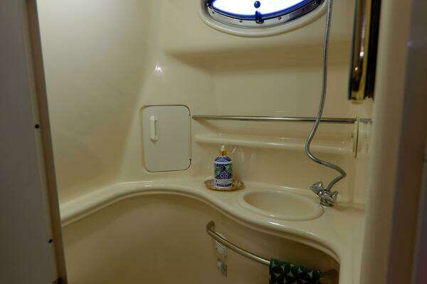 Sea Ray 340 Yacht For Sale
