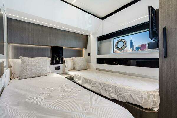 Azimut S7 Yacht For Sale
