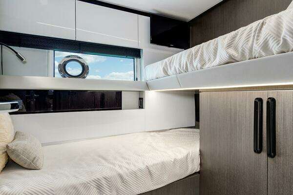 Azimut S7 Yacht For Sale