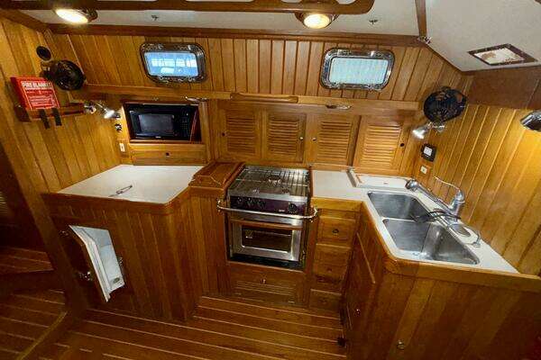 Cabo Rico 42 Pilothouse Yacht For Sale