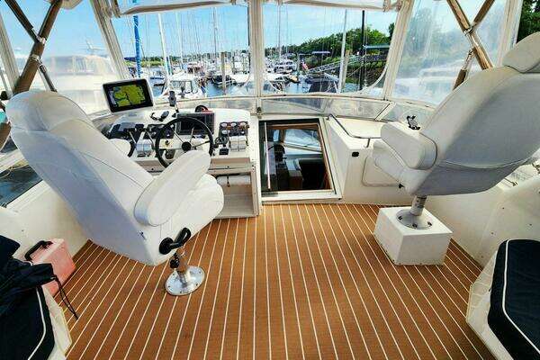 Navigator 4800 Classic Yacht For Sale