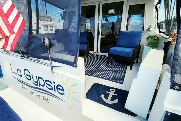 Navigator 4800 Classic Yacht For Sale