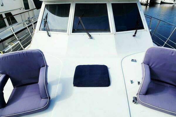Navigator 4800 Classic Yacht For Sale