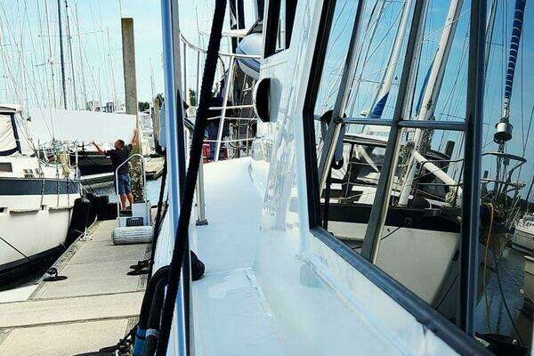Navigator 4800 Classic Yacht For Sale