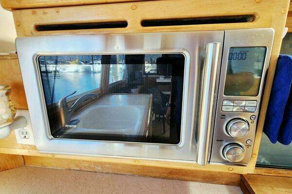 Navigator 4800 Classic Yacht For Sale