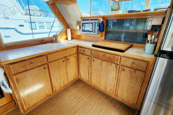 Navigator 4800 Classic Yacht For Sale