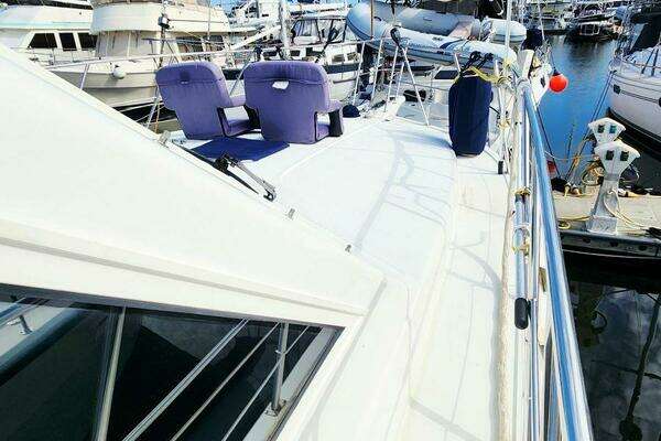 Navigator 4800 Classic Yacht For Sale