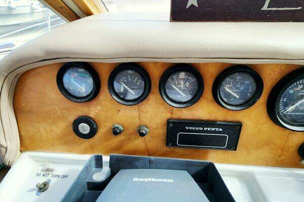 Navigator 4800 Classic Yacht For Sale