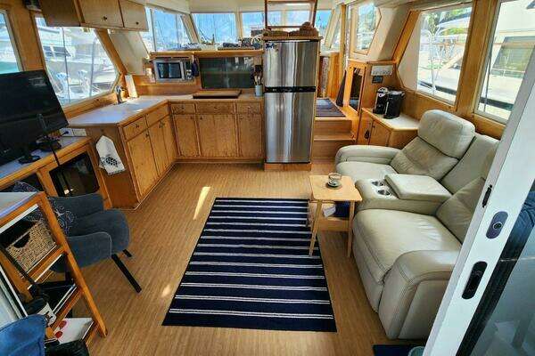 Navigator 4800 Classic Yacht For Sale