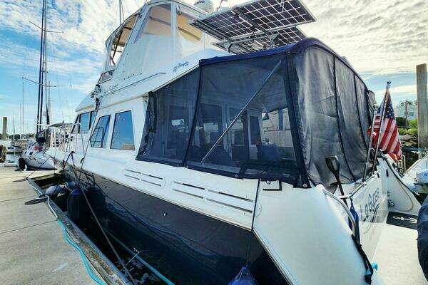 Navigator 4800 Classic Yacht For Sale