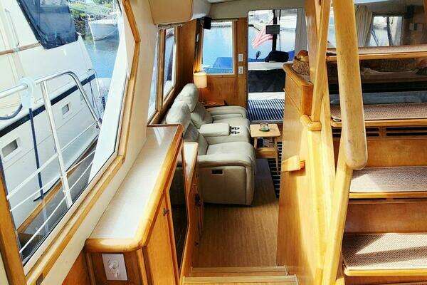 Navigator 4800 Classic Yacht For Sale