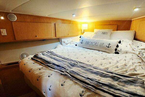 Navigator 4800 Classic Yacht For Sale