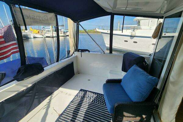 Navigator 4800 Classic Yacht For Sale