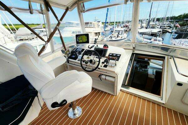 Navigator 4800 Classic Yacht For Sale