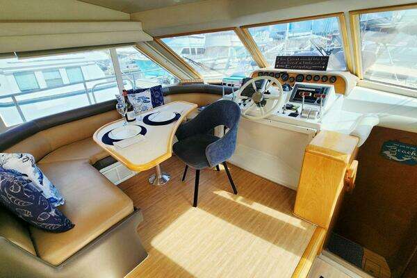 Navigator 4800 Classic Yacht For Sale