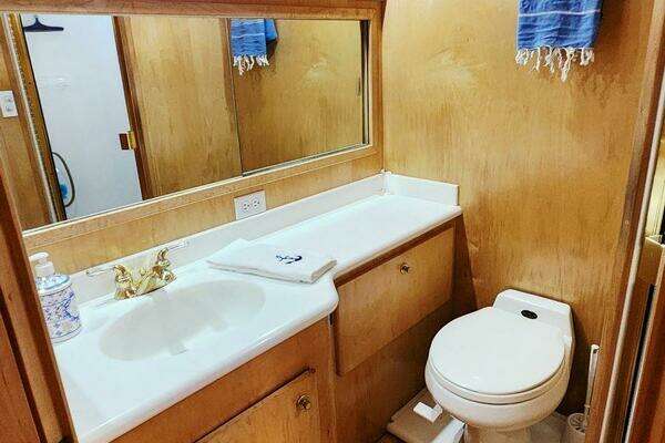 Navigator 4800 Classic Yacht For Sale