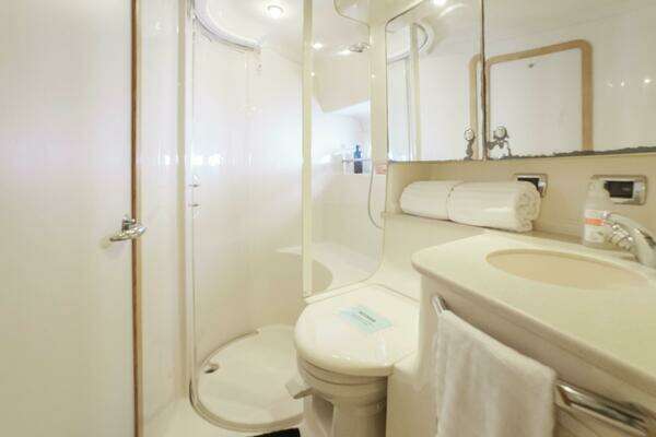 Sea Ray 460 Sundancer Yacht For Sale