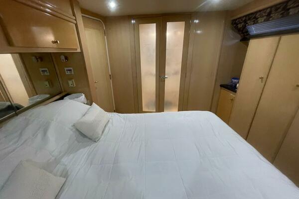 Here  There  and Everywhere 46ft Carver Yacht For Sale