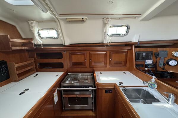 Memories 36ft Beneteau Yacht For Sale