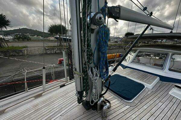 Hallberg-Rassy 42 Yacht For Sale