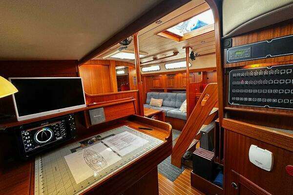 Hallberg-Rassy 42 Yacht For Sale