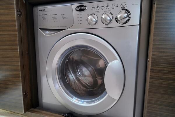 54ft Azimut Yacht For Sale