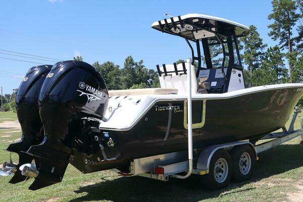Photo of the 2022 Tidewater 272LXF