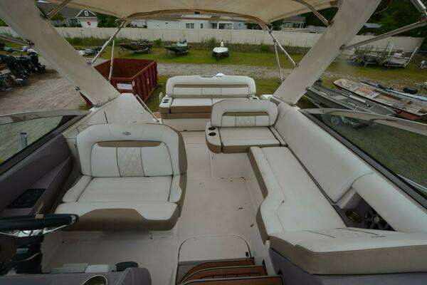 Regal 33XO Yacht For Sale
