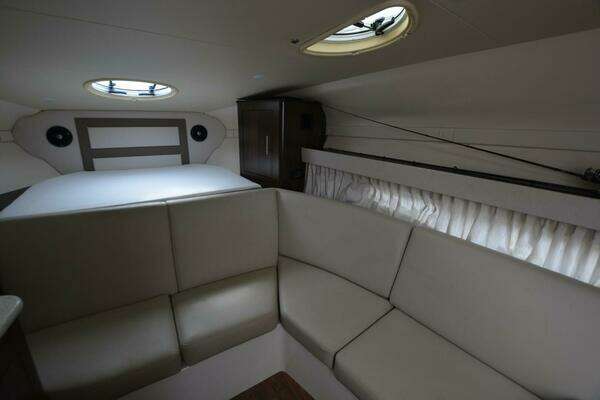 Regal 33XO Yacht For Sale