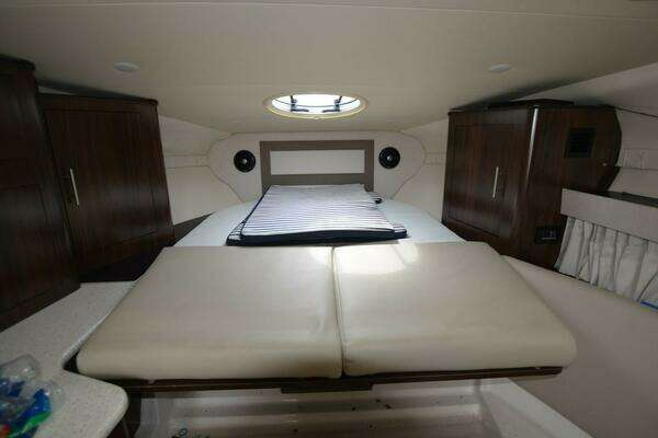 Regal 33XO Yacht For Sale