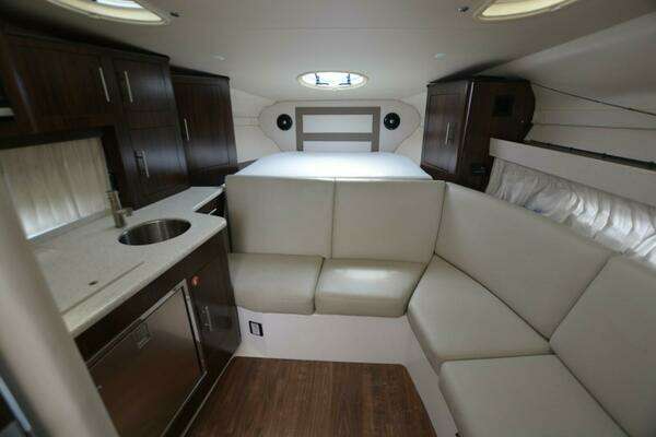 Regal 33XO Yacht For Sale