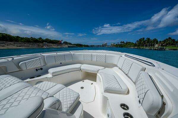 Pursuit 378 Yacht For Sale