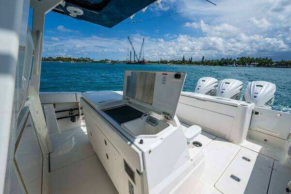 Pursuit 378 Yacht For Sale