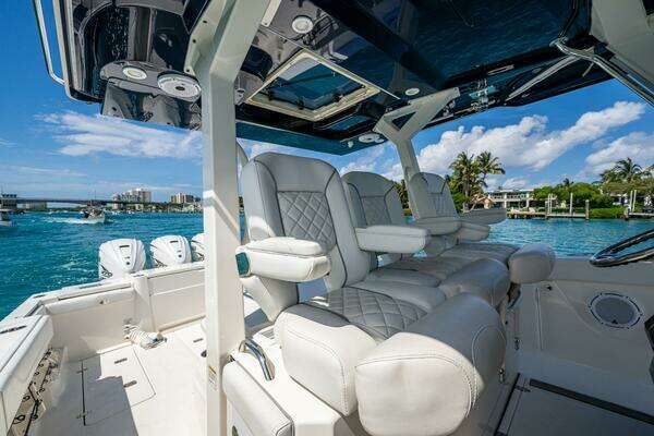 Pursuit 378 Yacht For Sale