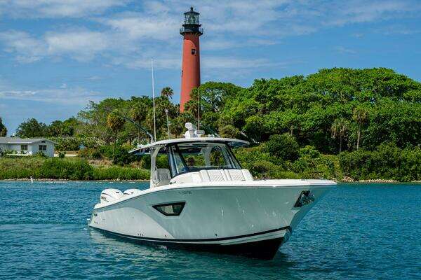 Pursuit 378 Yacht For Sale